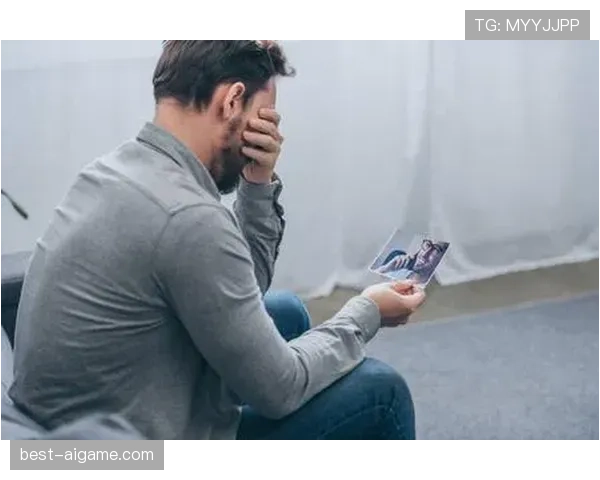 拉菲尼亚拎着菜篮子进小区，隔壁大妈的表情像看到了外星人